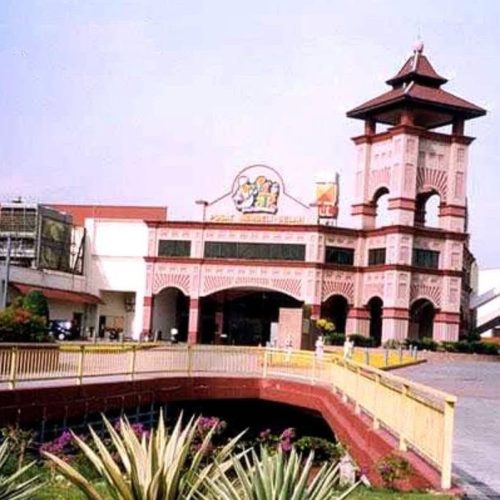 30 years ago, our imagination of malls was wilder than it is today.05
